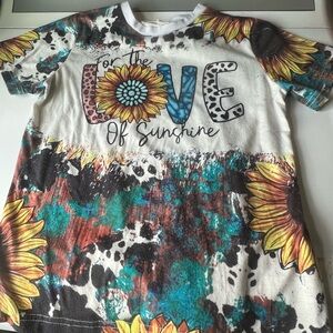 Girls size medium “for the love of sunshine” t-shirt. Soft and cute.